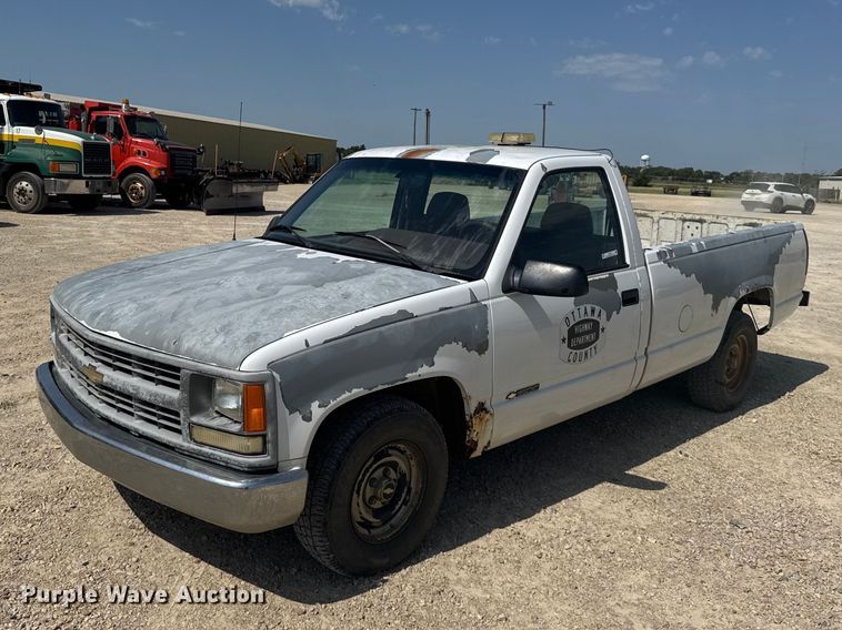 1995 Chevrolet C1500 pickup truck