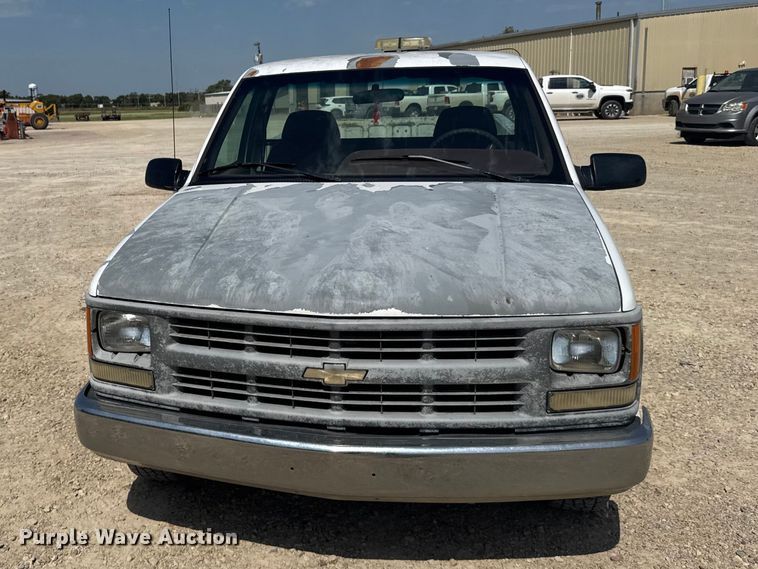 image for item DY3187 1995 Chevrolet C1500 pickup truck