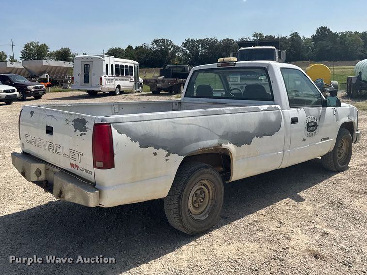 image for item DY3187 1995 Chevrolet C1500 pickup truck
