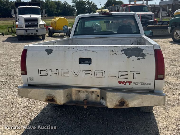 image for item DY3187 1995 Chevrolet C1500 pickup truck