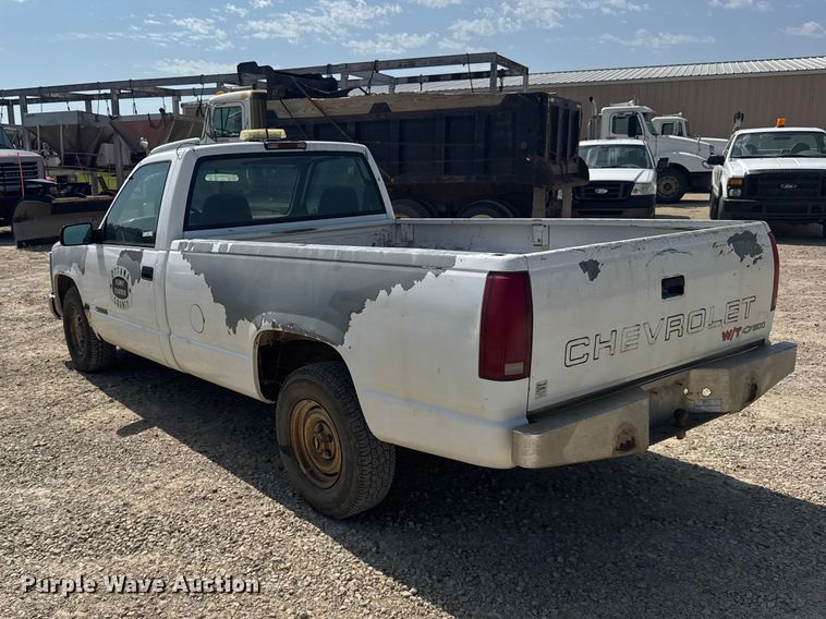 image for item DY3187 1995 Chevrolet C1500 pickup truck