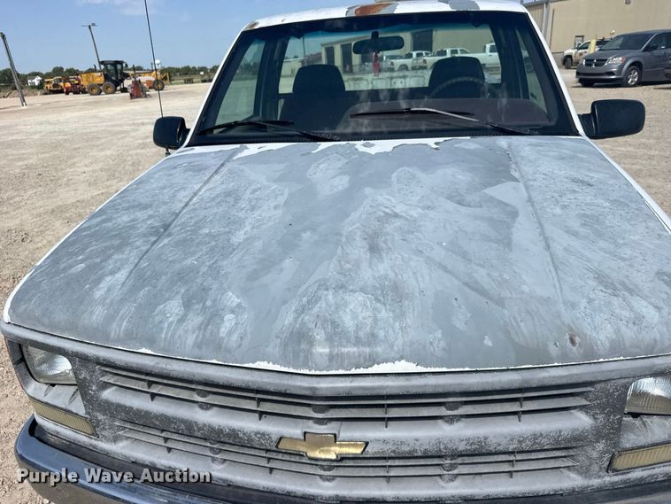 image for item DY3187 1995 Chevrolet C1500 pickup truck