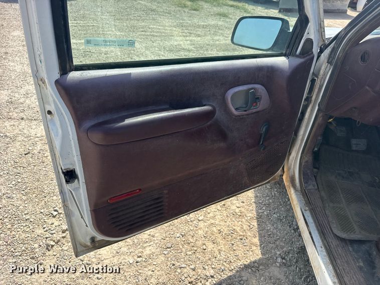 image for item DY3187 1995 Chevrolet C1500 pickup truck