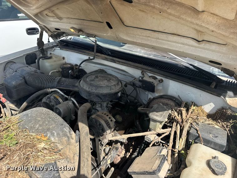 image for item DY3187 1995 Chevrolet C1500 pickup truck