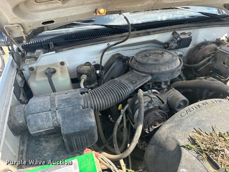 image for item DY3187 1995 Chevrolet C1500 pickup truck