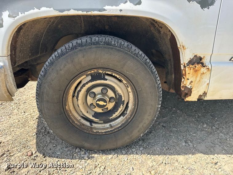 image for item DY3187 1995 Chevrolet C1500 pickup truck