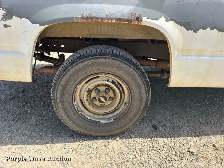 image for item DY3187 1995 Chevrolet C1500 pickup truck