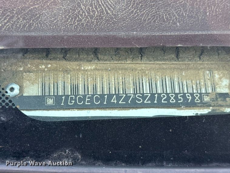 image for item DY3187 1995 Chevrolet C1500 pickup truck