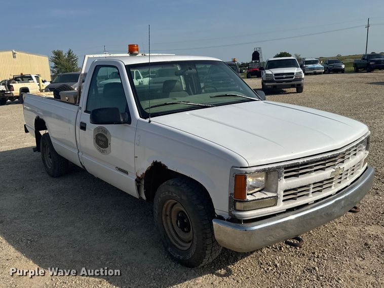 image for item DY3188 1997 Chevrolet C1500 pickup truck