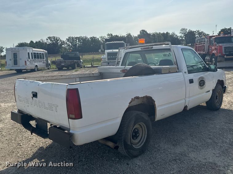 image for item DY3188 1997 Chevrolet C1500 pickup truck