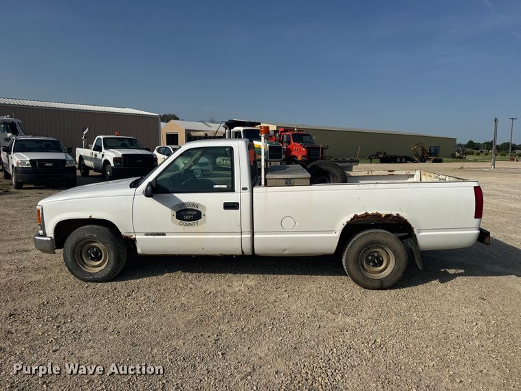 image for item DY3188 1997 Chevrolet C1500 pickup truck