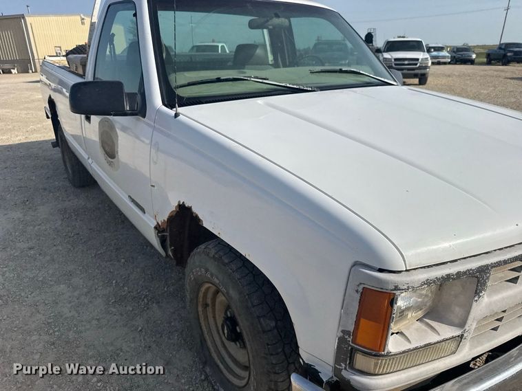 image for item DY3188 1997 Chevrolet C1500 pickup truck