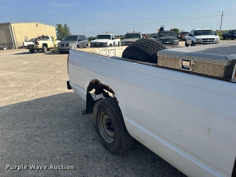 image for item DY3188 1997 Chevrolet C1500 pickup truck