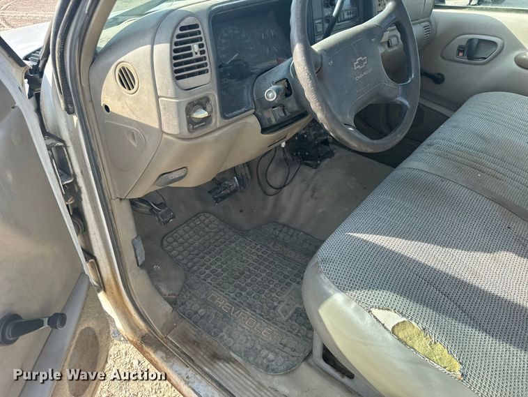 image for item DY3188 1997 Chevrolet C1500 pickup truck
