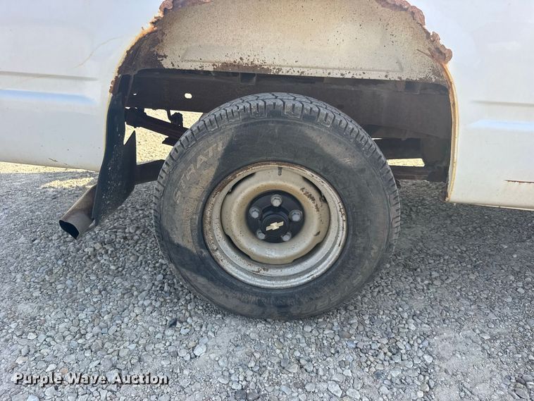 image for item DY3188 1997 Chevrolet C1500 pickup truck