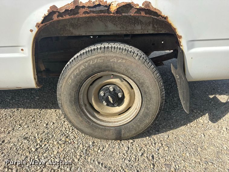 image for item DY3188 1997 Chevrolet C1500 pickup truck