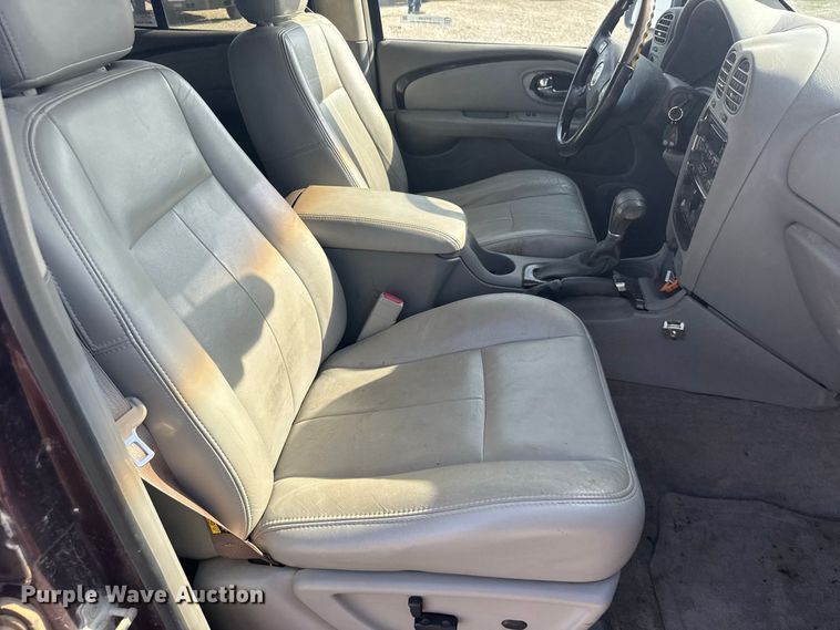 image for item DY3189 2006 Buick Rainier SUV