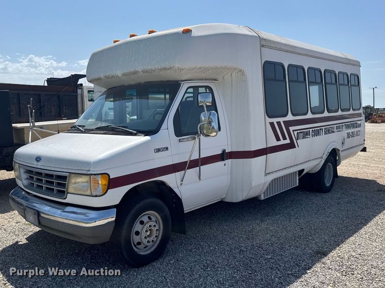 1993 Ford E-350 shuttle bus