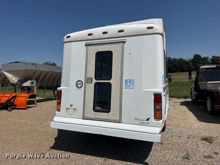 image for item DY3190 1993 Ford E-350 shuttle bus