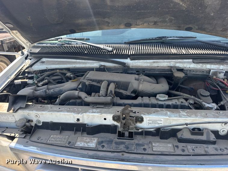 image for item DY3190 1993 Ford E-350 shuttle bus
