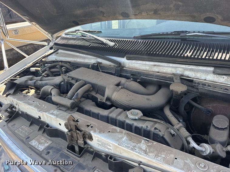image for item DY3190 1993 Ford E-350 shuttle bus