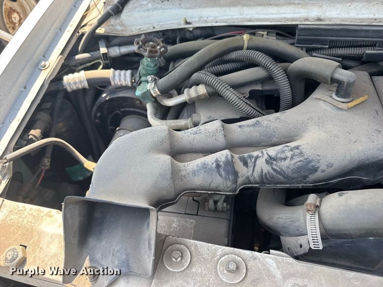 image for item DY3190 1993 Ford E-350 shuttle bus