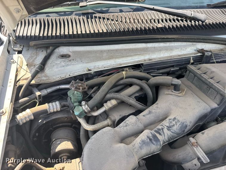 image for item DY3190 1993 Ford E-350 shuttle bus