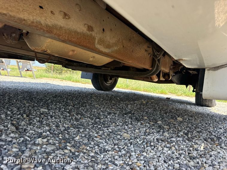 image for item DY3190 1993 Ford E-350 shuttle bus