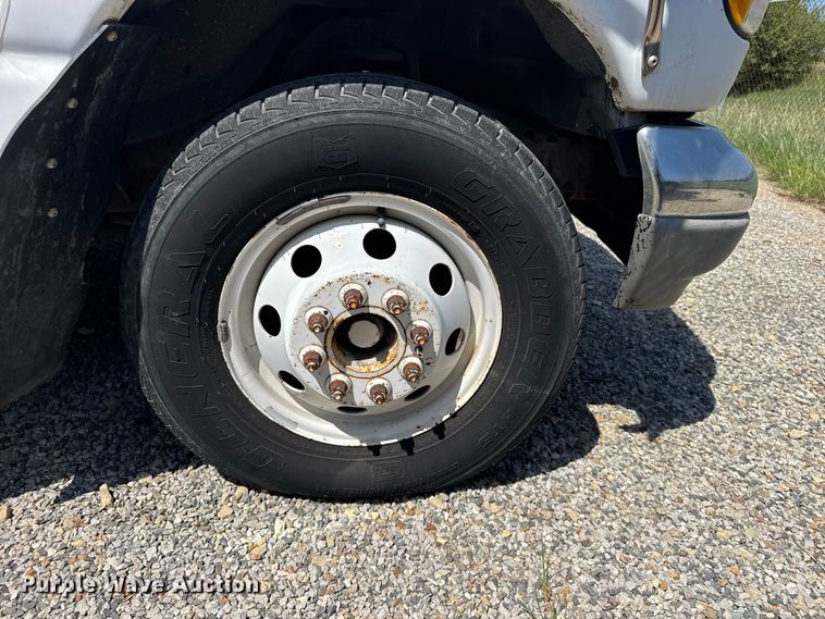 image for item DY3190 1993 Ford E-350 shuttle bus