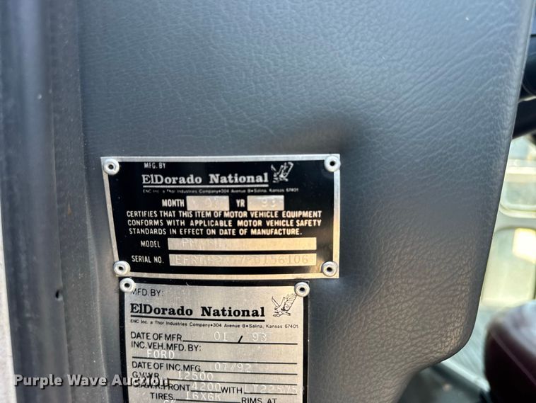image for item DY3190 1993 Ford E-350 shuttle bus