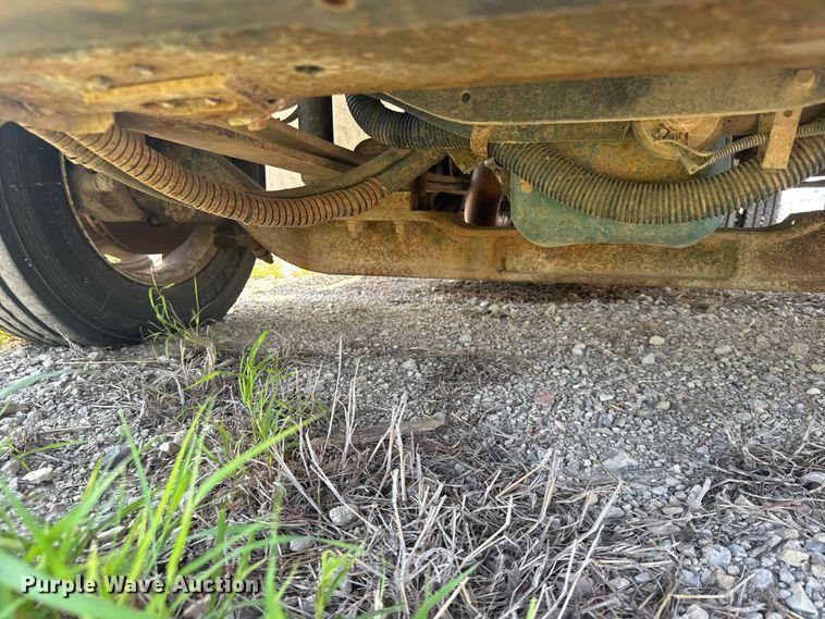 image for item DY3191 2005 International 4300 flatbed truck