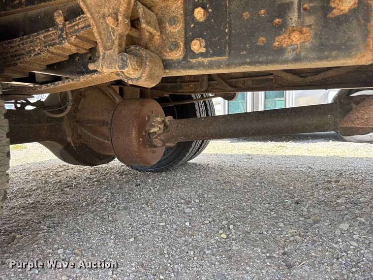 image for item DY3191 2005 International 4300 flatbed truck