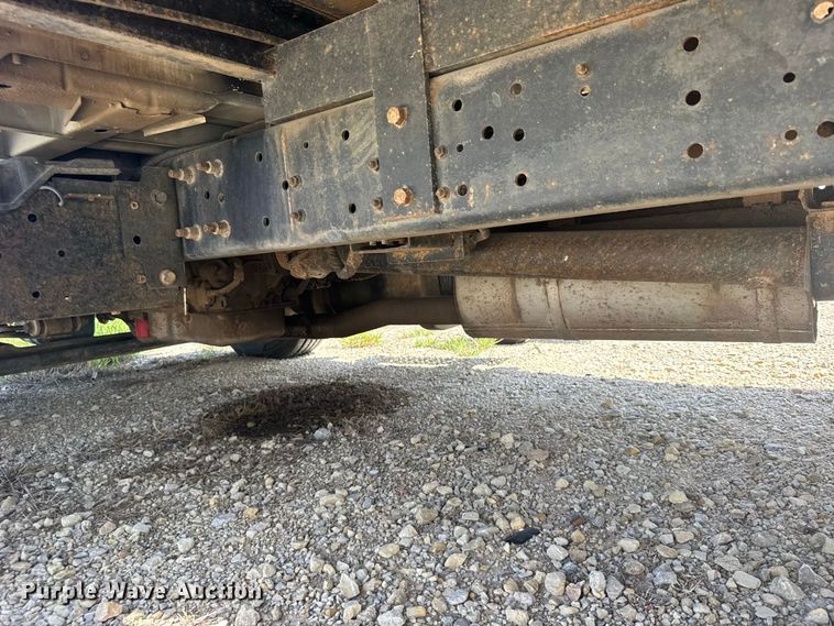 image for item DY3191 2005 International 4300 flatbed truck