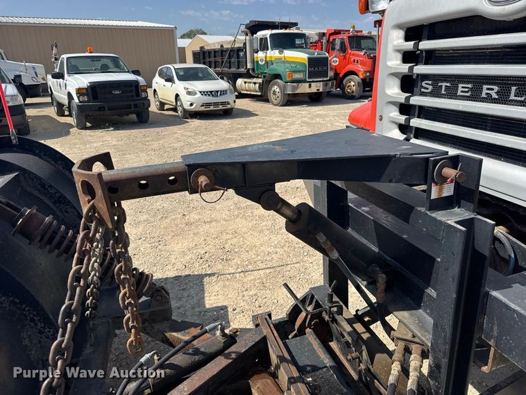 image for item DY3192 2003 Sterling L7500 Series dump truck