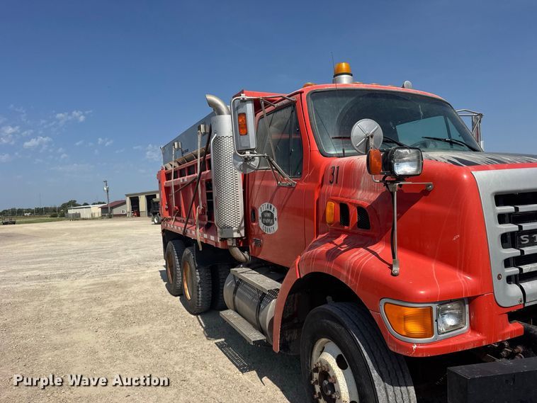 image for item DY3192 2003 Sterling L7500 Series dump truck