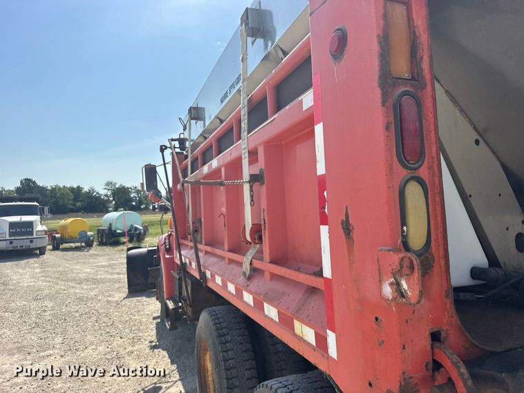 image for item DY3192 2003 Sterling L7500 Series dump truck