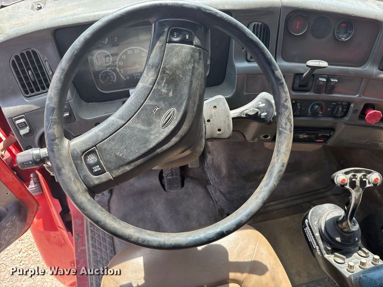 image for item DY3192 2003 Sterling L7500 Series dump truck