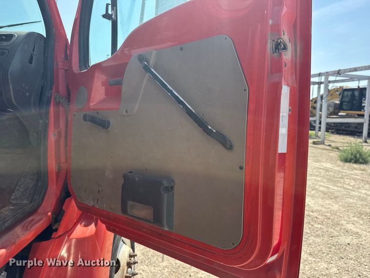 image for item DY3192 2003 Sterling L7500 Series dump truck