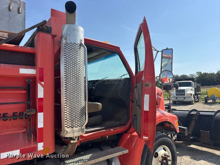 image for item DY3192 2003 Sterling L7500 Series dump truck