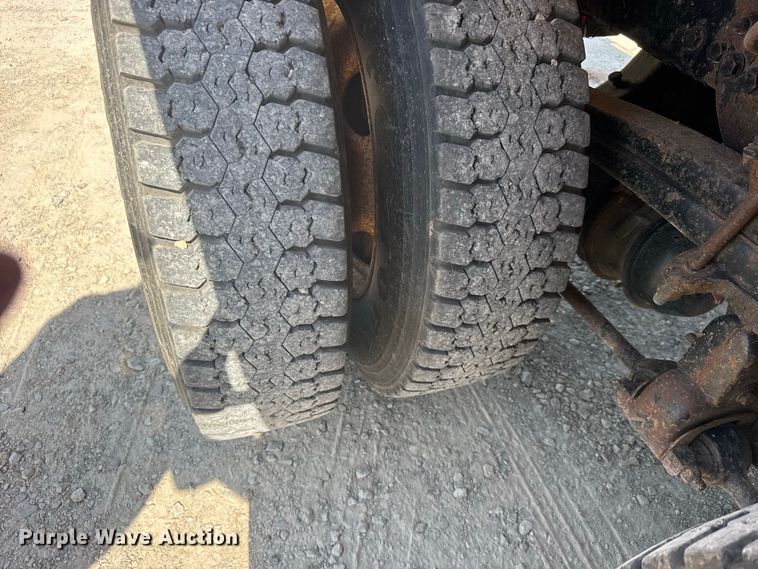 image for item DY3192 2003 Sterling L7500 Series dump truck