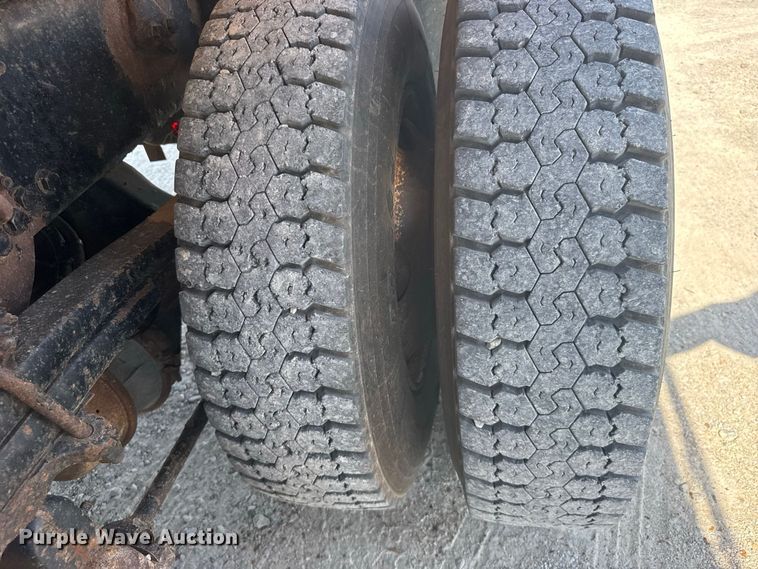 image for item DY3192 2003 Sterling L7500 Series dump truck