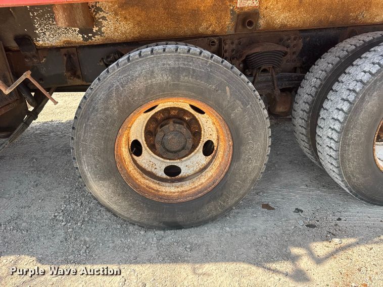 image for item DY3192 2003 Sterling L7500 Series dump truck