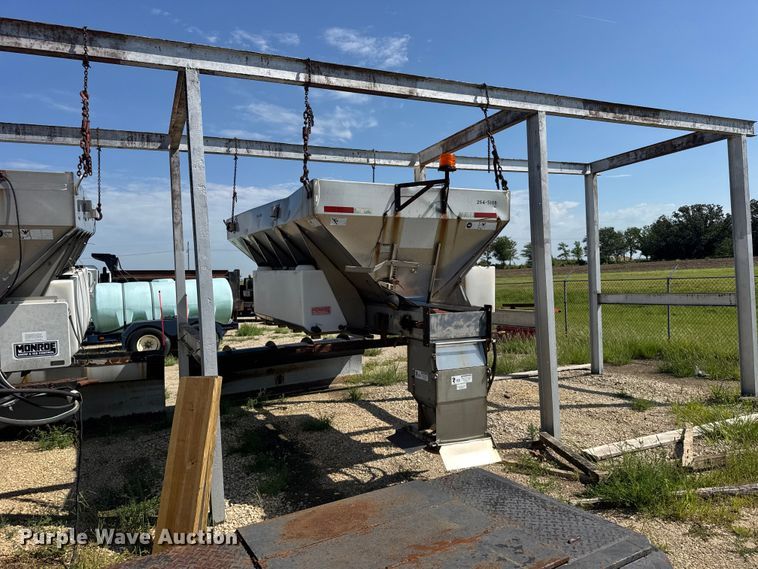image for item DY3193 Monroe MV-156-84-56/3041210 spreader