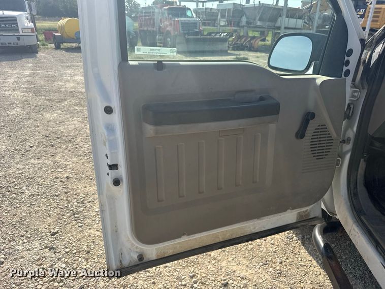 image for item DY3196 2008 Ford F250 Super Duty pickup truck