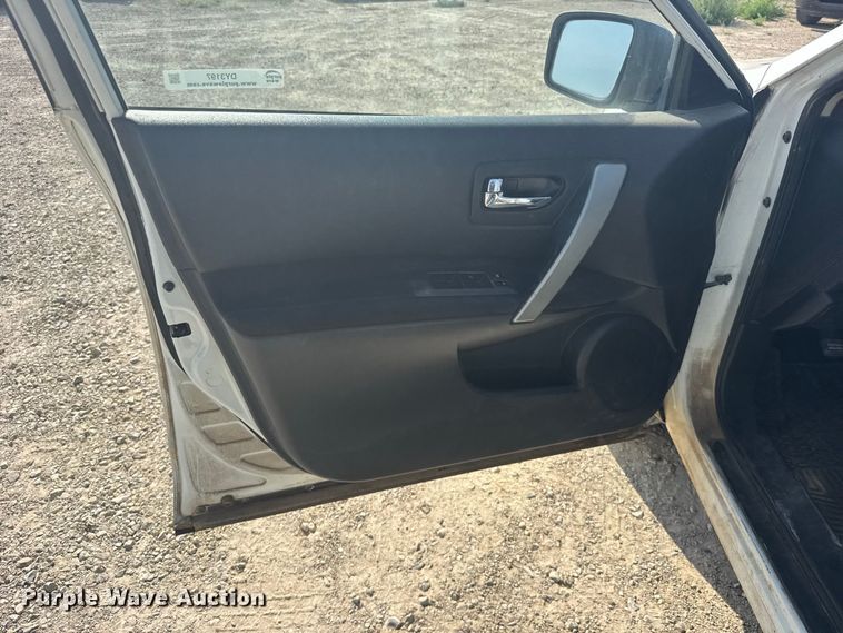 image for item DY3197 2013 Nissan Rogue SUV