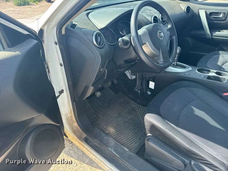 image for item DY3197 2013 Nissan Rogue SUV
