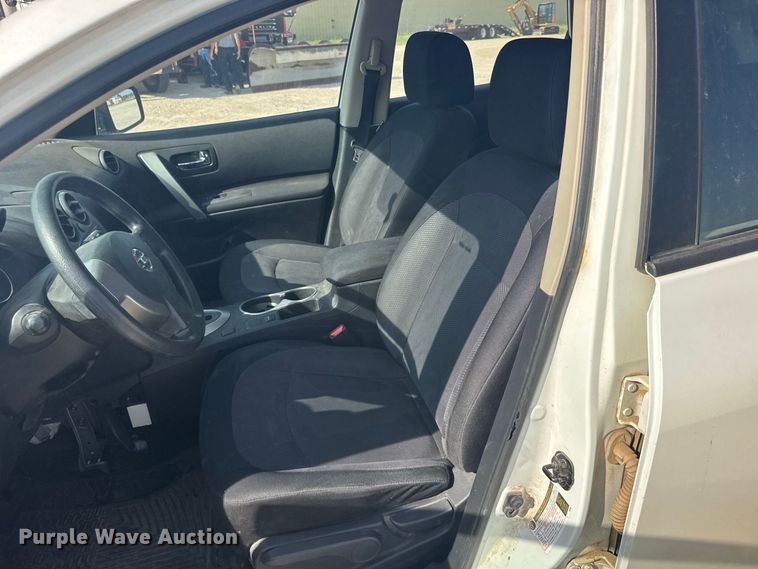 image for item DY3197 2013 Nissan Rogue SUV