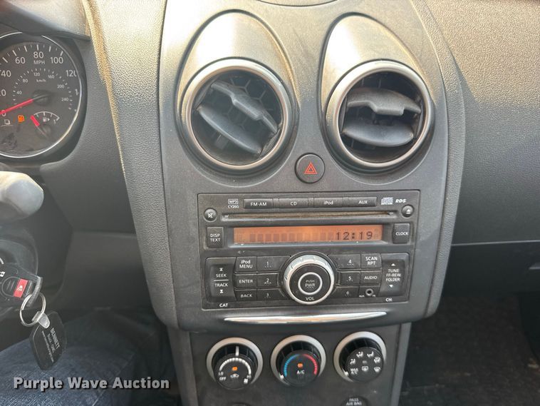 image for item DY3197 2013 Nissan Rogue SUV