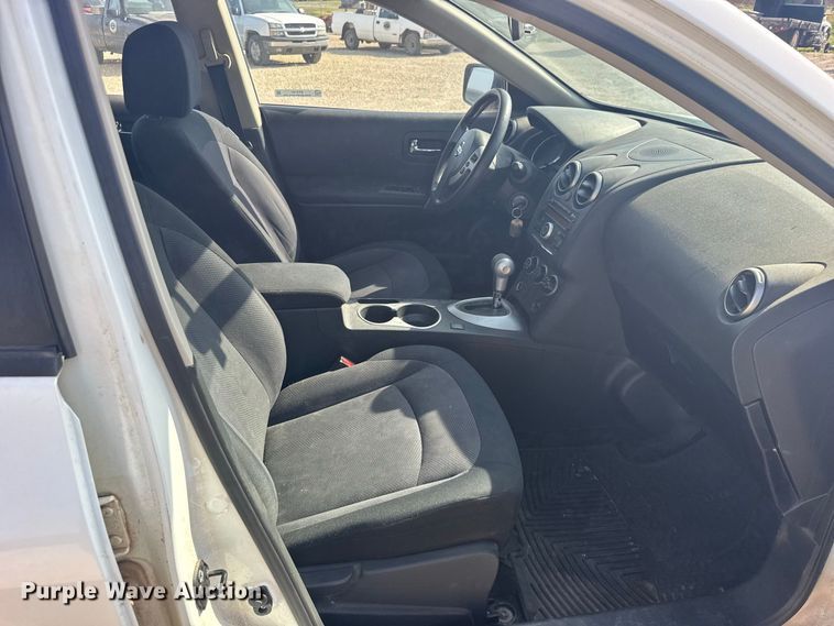 image for item DY3197 2013 Nissan Rogue SUV