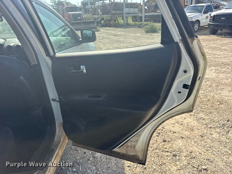 image for item DY3197 2013 Nissan Rogue SUV